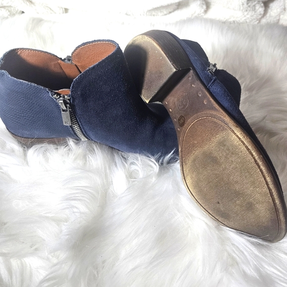 HOST PICK 🌞 Lucky Brand LK-Blare Booties - Picture 4 of 6